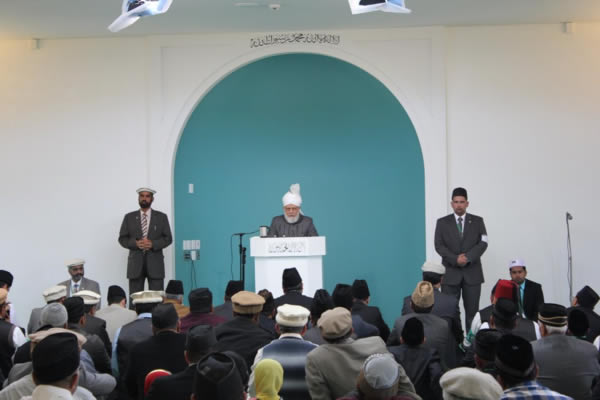 Building Mosques and Steadfastness in Worship of Allah