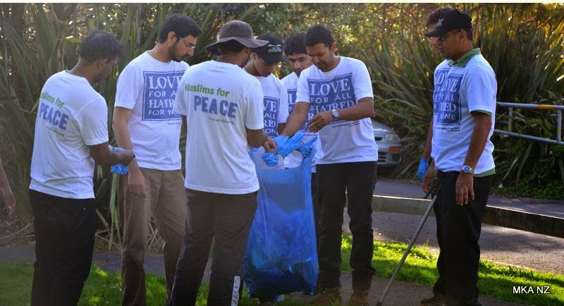 New Year’s Day Clean-up by Ahmadiyya Muslim Community