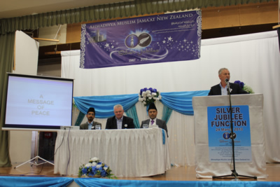 Ahmadiyya Muslim Community Applauded for Message of Peace at the Silver Jubilee Conference in Auckland.